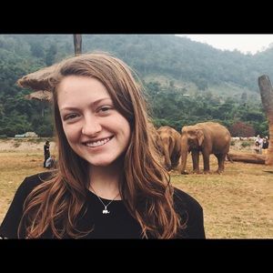 Meet your Posher, Abi